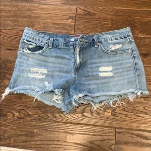 Cutoff shorts